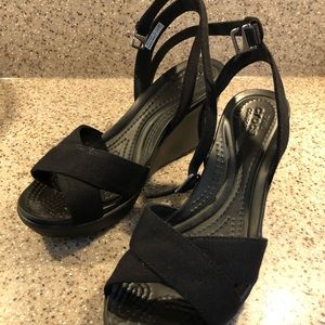 Crocs black strappy wedges
